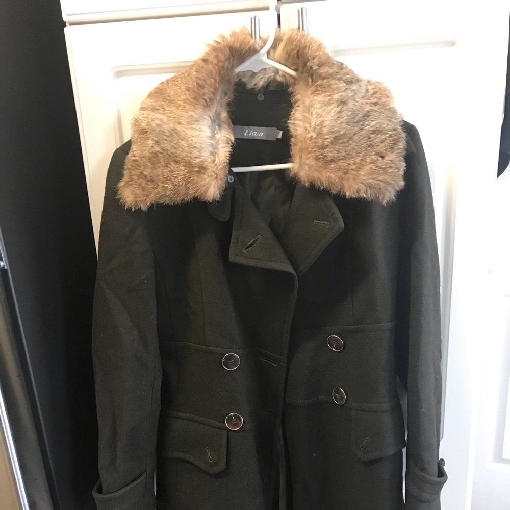 Etan, medium size and Dark Green in color